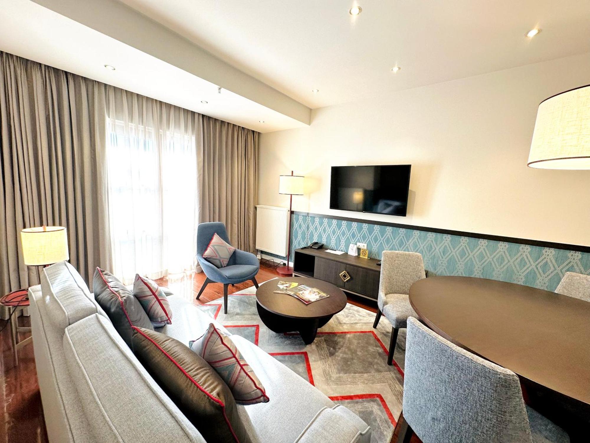 Somerset City Centre Atyrau Ngoại thất bức ảnh