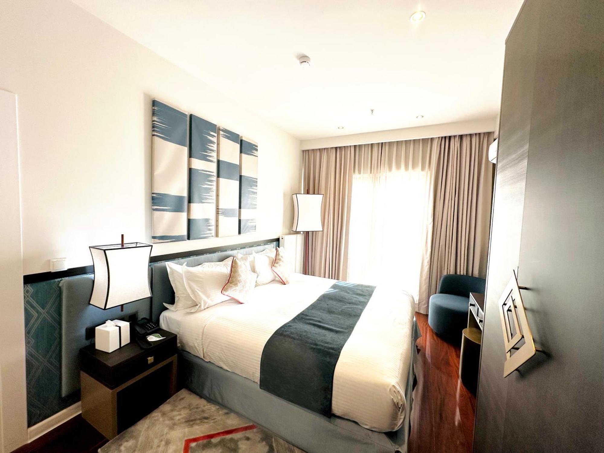 Somerset City Centre Atyrau Ngoại thất bức ảnh