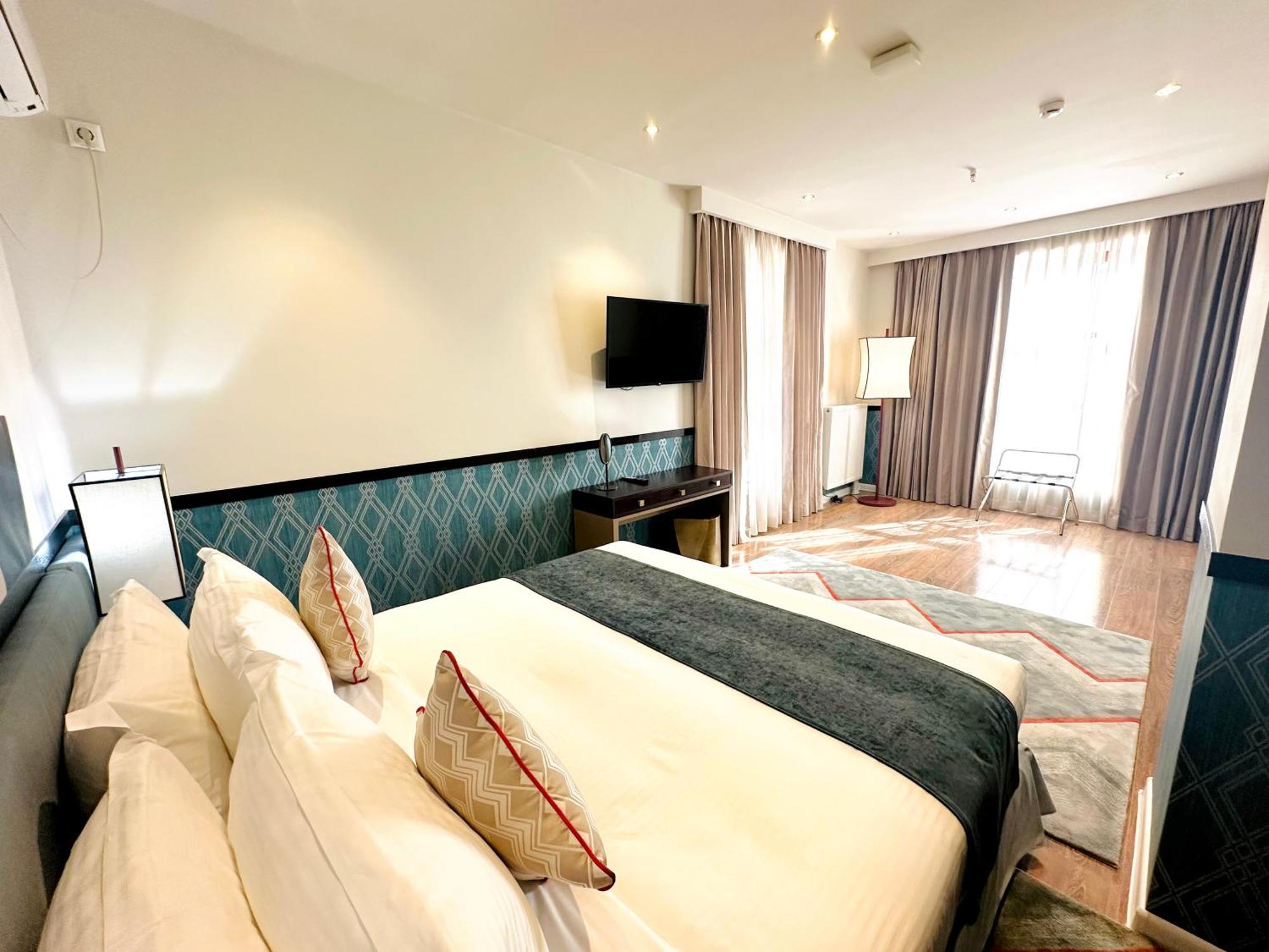 Somerset City Centre Atyrau Ngoại thất bức ảnh