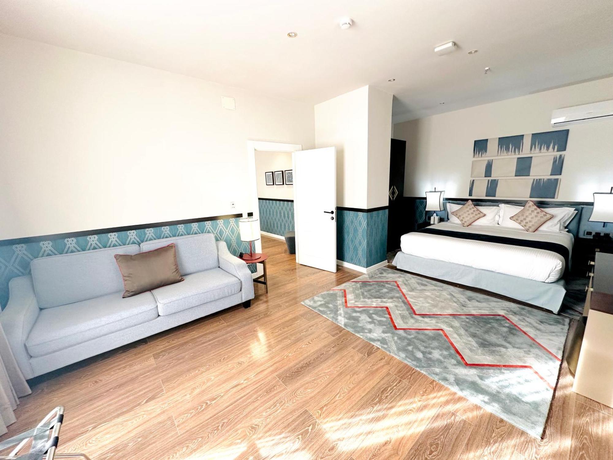 Somerset City Centre Atyrau Ngoại thất bức ảnh