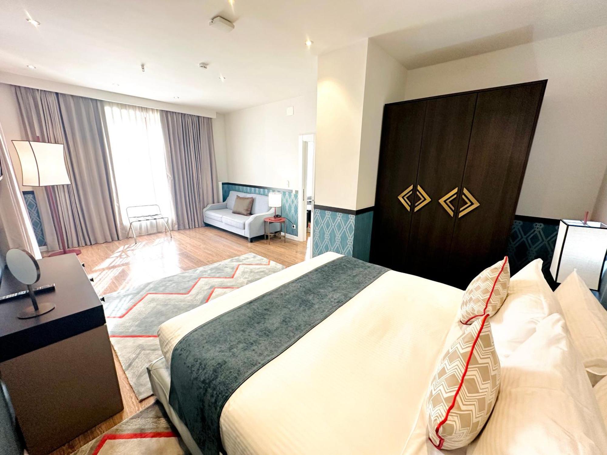 Somerset City Centre Atyrau Ngoại thất bức ảnh