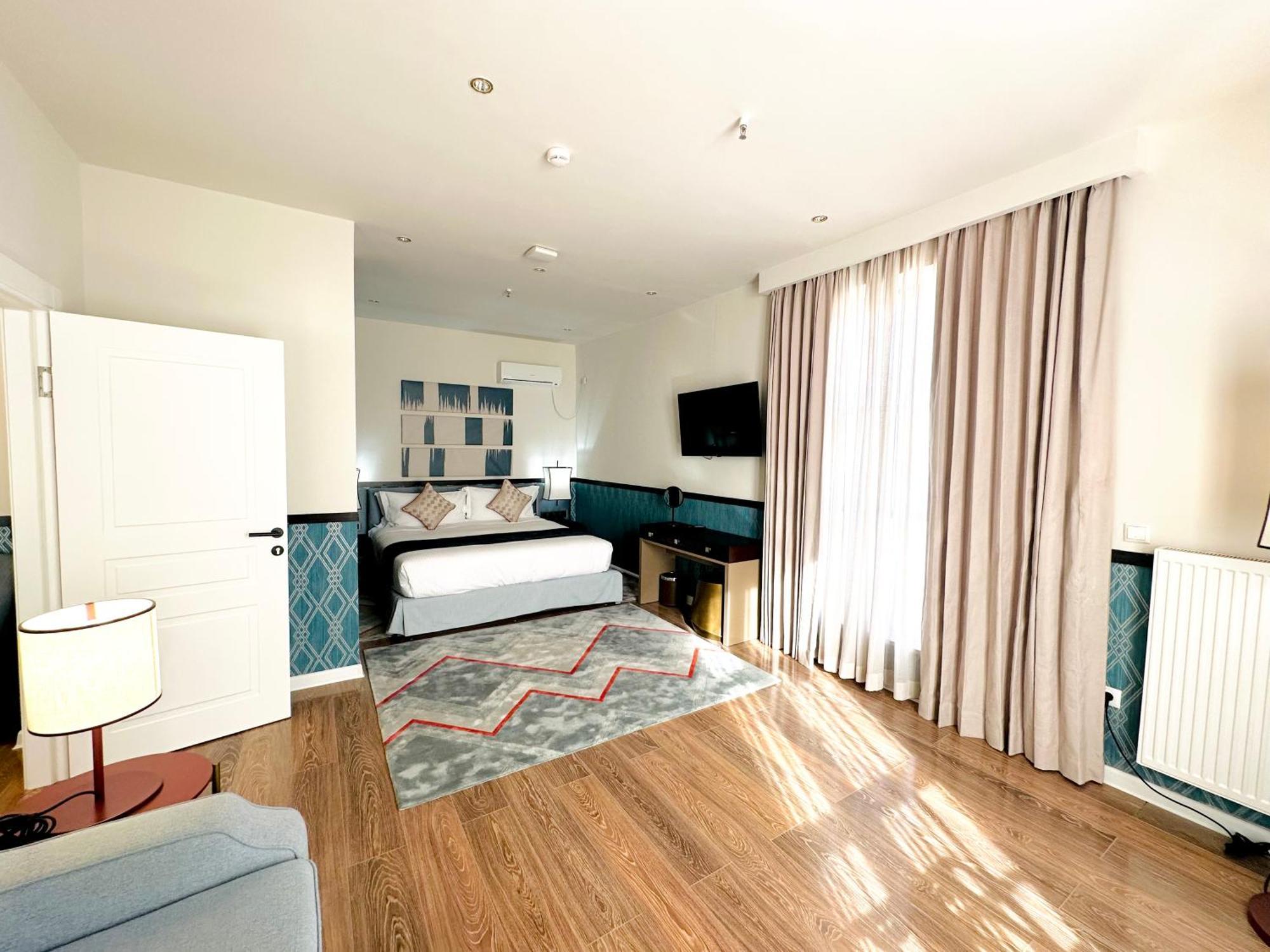 Somerset City Centre Atyrau Ngoại thất bức ảnh