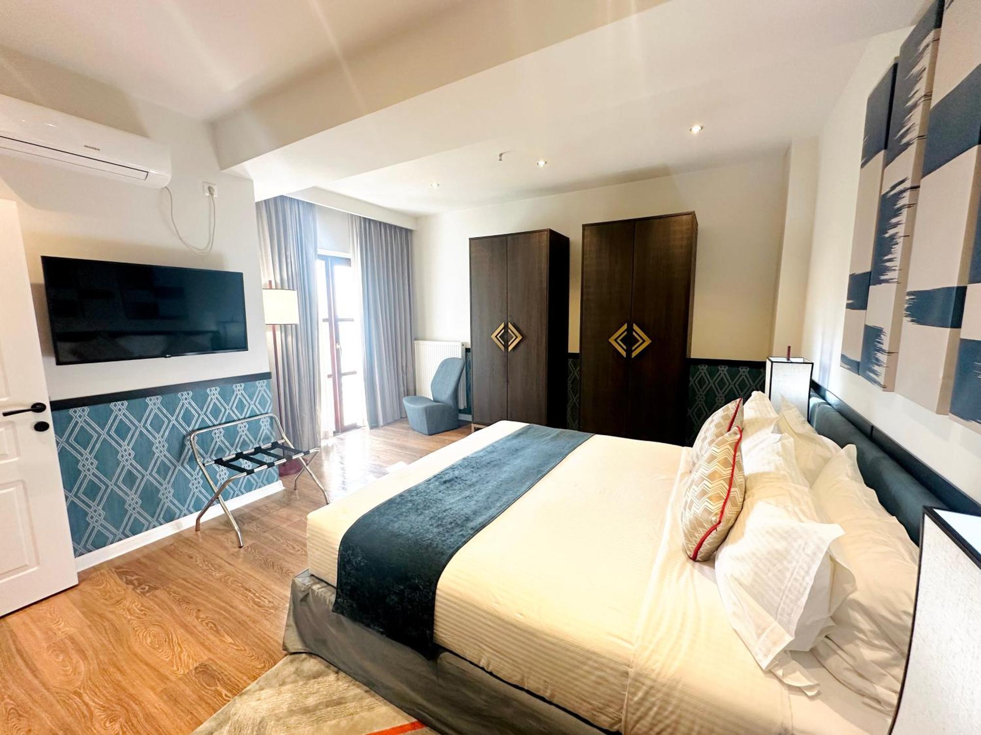 Somerset City Centre Atyrau Ngoại thất bức ảnh